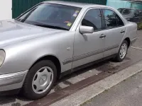 Gebraucht Mercedes E230 Elegance 150 PS (110 kW) 1996 Silber Limousine
