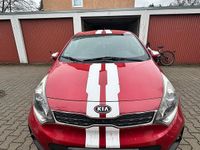 Gebraucht Kia Rio 75 PS (55 kW) 2013 Rot Kleinwagen