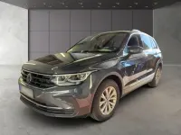 Gebraucht VW Tiguan Life 150 PS (110 kW) 2023 Delfingrau metallic SUV
