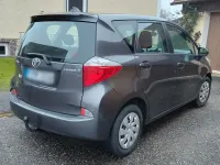 Gebraucht Toyota Verso-S 99 PS (72 kW) 2011 Grau Van / Kleinbus