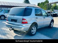 Gebraucht Mercedes ML270 163 PS (119 kW) 2004 Silber SUV