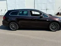 Gebraucht Opel Astra 140 PS (102 kW) 2012 Rot Kombi