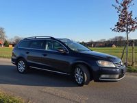 Gebraucht VW Passat 122 PS (89 kW) 2011 Blau Kombi