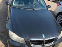Gebraucht BMW 320 150 PS (110 kW) 2007 Schwarz Kombi