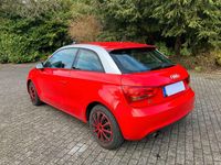 Gebraucht Audi A1 Attraction 86 PS (63 kW) 2011 Rot Kleinwagen