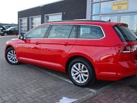 Gebraucht VW Passat Business 122 PS (89 kW) 2023 Rot Kombi