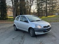 Gebraucht Toyota Yaris 68 PS (50 kW) 2000 Silber Kleinwagen