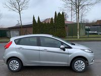 Gebraucht Ford Fiesta 82 PS (60 kW) 2010 Silber Kleinwagen