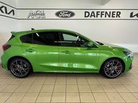 Neu Ford Focus ST 280 PS (205 kW) 2025 Mean green Limousine