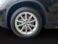 gebraucht BMW X1 sDrive18i Advantage Aut Navi LED RTTI Sitzhzg