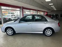 Używany Kia Cerato 143 KM (105 kW) 2004 Srebrny Sedan/Limuzyna