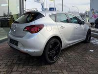 Gebraucht Opel Astra Exklusiv 136 PS (100 kW) 2014 Argon silber/ice silver (m2) Kleinwagen