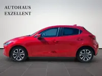 Używany Mazda 2 Kizoku 90 KM (66 kW) 2018 Czerwony Sedan/Limuzyna