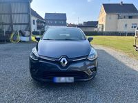 Gebraucht Renault Clio IV Intens 118 PS (86 kW) 2018 Grau Kleinwagen