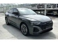 Gebraucht Audi Q8 Sportback e-tron Comfort 300 kW (408 PS) 2023 Chronosgrau (metallic) SUV