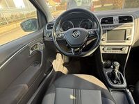 Gebraucht VW Polo 90 PS (66 kW) 2017 Grau Kleinwagen