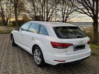 Używany Audi A4 Design 190 KM (139 kW) 2017 Biały Kombi