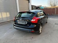Gebraucht Ford Focus Trend 101 PS (74 kW) 2013 Schwarz Limousine