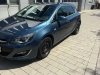 Gebraucht Opel Astra Innovation 131 PS (96 kW) 2013 Blau Limousine