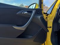 Gebraucht Opel Astra GTC Edition 179 PS (131 kW) 2011 Gelb Limousine