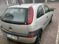 Używany Opel Corsa 58 KM (42 kW) 2002 Srebrny Hatchback