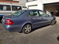Gebraucht Mercedes E240 Elegance 177 PS (130 kW) 2003 Blau Limousine
