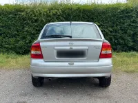 Gebraucht Opel Astra 106 PS (77 kW) 2001 Silber Limousine
