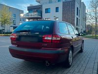 Gebraucht Volvo V40 122 PS (89 kW) 2001 Rot Kombi