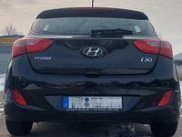 Gebraucht Hyundai i30 101 PS (74 kW) 2017 Schwarz Limousine