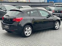 Gebraucht Opel Astra 120 PS (88 kW) 2011 Schwarz Limousine
