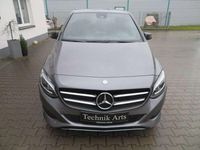 Gebraucht Mercedes B180 122 PS (89 kW) 2016 Grau Van / Kleinbus