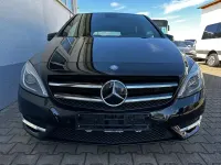 Gebraucht Mercedes B180 122 PS (89 kW) 2012 Kosmosschwarz  metalliclack Kleinwagen