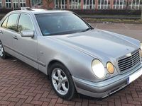 Gebraucht Mercedes E290 129 PS (94 kW) 1996 Silber Limousine