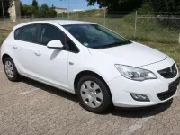 Gebraucht Opel Astra 116 PS (85 kW) 2010 Weiß Limousine