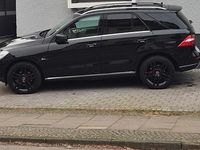 Gebraucht Mercedes ML350 258 PS (189 kW) 2012 Schwarz SUV