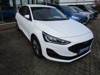 Gebraucht Ford Focus Titanium 125 PS (91 kW) 2022 Weiß Limousine