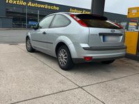 Gebraucht Ford Focus 102 PS (75 kW) 2005 Silber Limousine