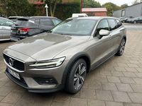 Gebraucht Volvo V60 CC Pro 197 PS (144 kW) 2020 Grau Kombi