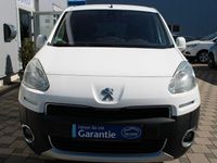 Gebraucht Peugeot Partner Tepee Active 92 PS (67 kW) 2013 Weiß Van / Kleinbus