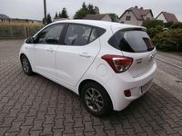 Gebraucht Hyundai i10 Edition 87 PS (63 kW) 2014 Weiß Kleinwagen