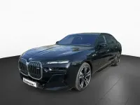 Gebraucht BMW M760e Comfort Edition 574 PS (422 kW) 2023 Black sapphire (schwarz) Limousine