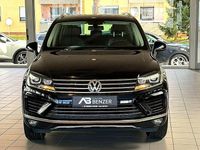 Gebraucht VW Touareg Terrain Tech 262 PS (192 kW) 2015 Blau SUV