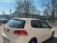 Gebraucht VW Golf VI 105 PS (77 kW) 2009 Weiß Kleinwagen
