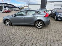Gebraucht Volvo V40 Kinetic 150 PS (110 kW) 2014 Grau Limousine
