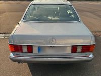 Gebraucht Mercedes 560 242 PS (177 kW) 1987 Silber Coupé