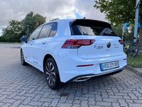 Gebraucht VW Golf VIII Active 116 PS (85 kW) 2022 Pure white Limousine
