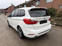 Gebraucht BMW 220 Sport Line 190 PS (139 kW) 2017 Weiß SUV
