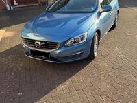 Second-hand Volvo V60 Kinetic 190 CP (139 kW) 2016 Albastru Break