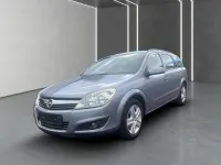 Używany Opel Astra Edition 125 KM (91 kW) 2009 Srebrny Sedan/Limuzyna