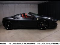 Neu Ferrari SF90 780 PS (573 kW) 2025 Schwarz Cabrio